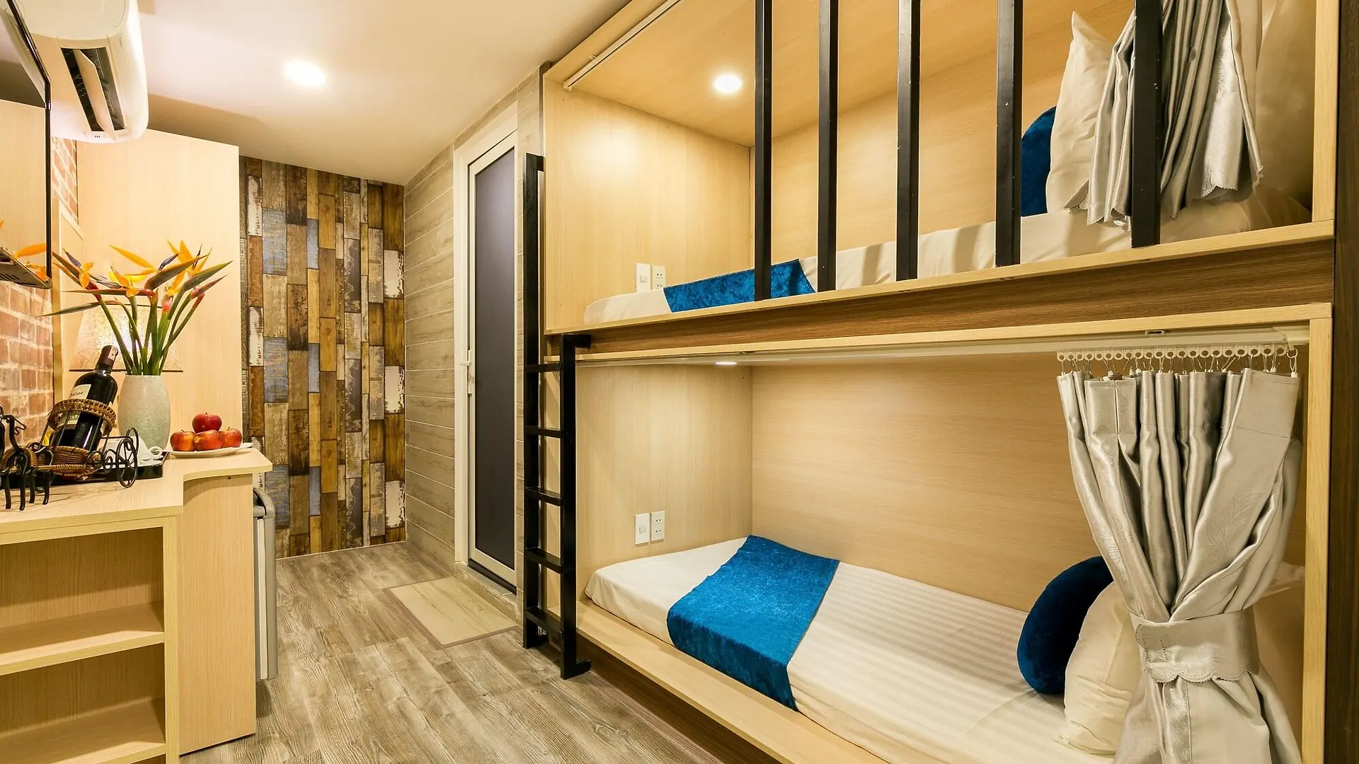 Galaxy Boutique Sai Gon Central Hotel Ho Chi Minh