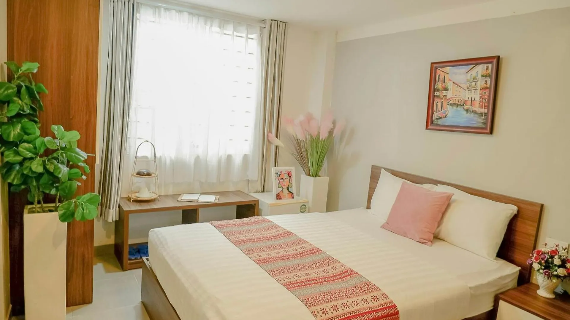 Galaxy Boutique Sai Gon Central Hotel Ho Chi Minh