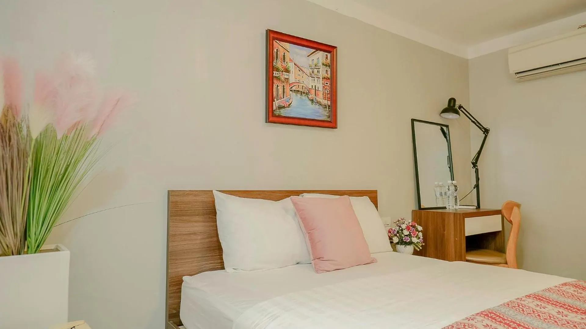 Galaxy Boutique Sai Gon Central Hotel